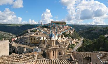 Vista panoramica di ragusa ibla da viale mazzini