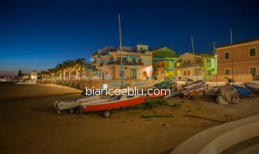 la vecchia piazza della dogana di marina di ragusa 