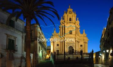 a ragusa ibla il duomo di san giorgio in stile barocco