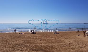 bellissimo yatch sul mare di marina di ragusa