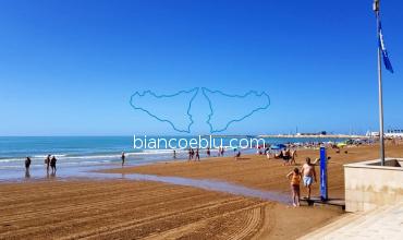 marina di ragusa ottiene la bandiera blu per le sue spiagge