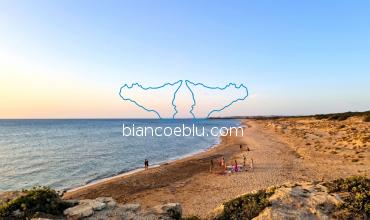 riserva naturale di randello e la sua lunga spiaggia di sabbia