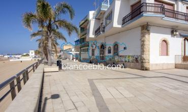the pedestrian area in marina di ragusa