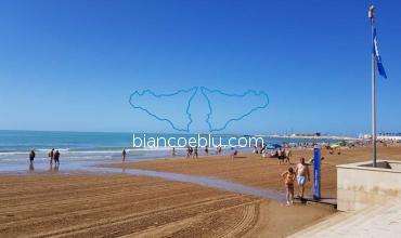 marina di ragusa received a blu flag for the quality of its coast