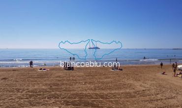 marina di ragusa free sandy beaches