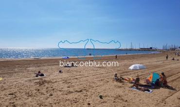 marina di ragusa sandy beaches in the summer