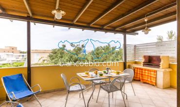 Muse Muse holiday house close to the beach and in the promenade of Marina di Ragusa terrace 