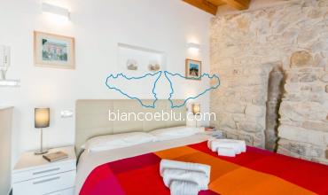 bedroom of bianco e blu bed and breakfast in marina di ragusa