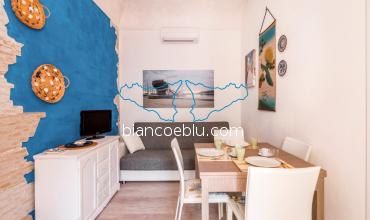 Teti Teti small holiday apartment close to the main square and the beaches of Marina di Ragusa living room