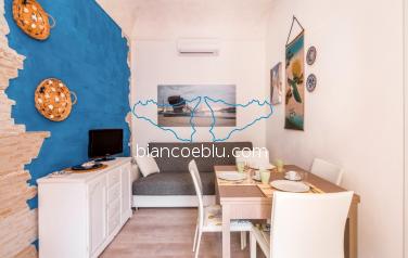 B&B Bianco e Blu - Marina di Ragusa - Teti Teti small holiday apartment close to the main square and the beaches of Marina di Ragusa living room